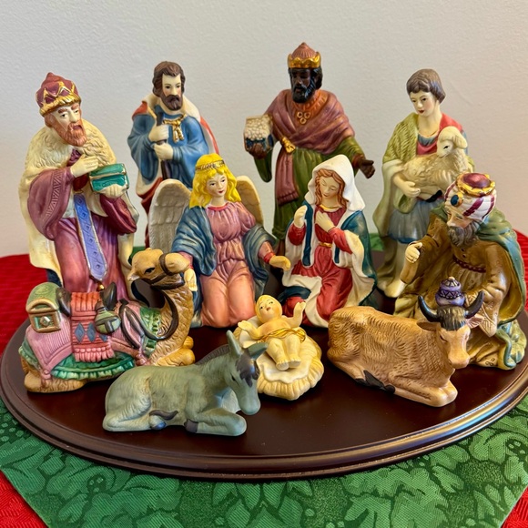 Vintage 12pc Porcelain Nativity Set - Picture 2 of 4
